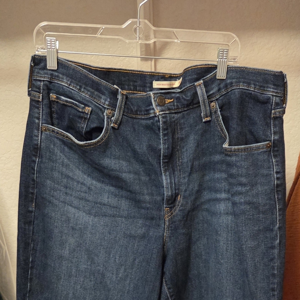 Levi's High Rise Dark Blue Jeans